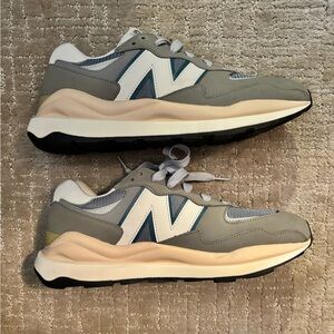 New Balance Gray and Blue Athletic Shoes (the Intelligent choice) 57/40
